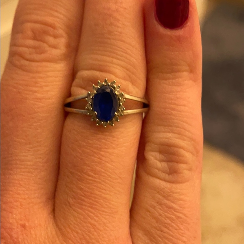 Sapphire and diamond ring